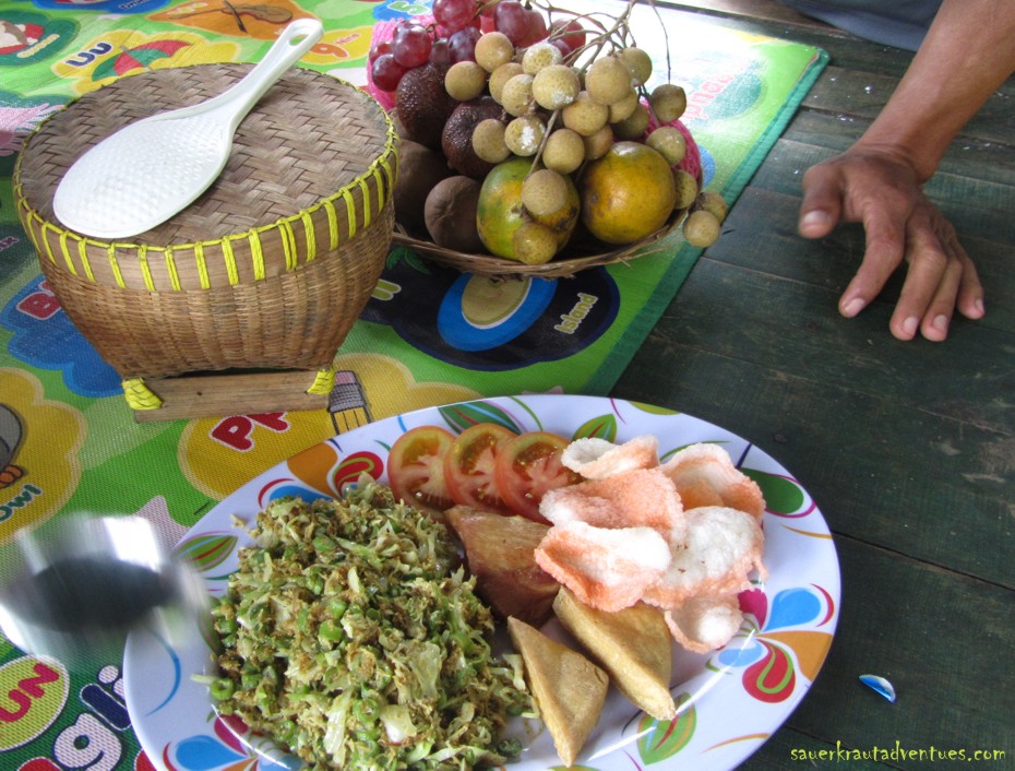 Rinjani trekking lunch